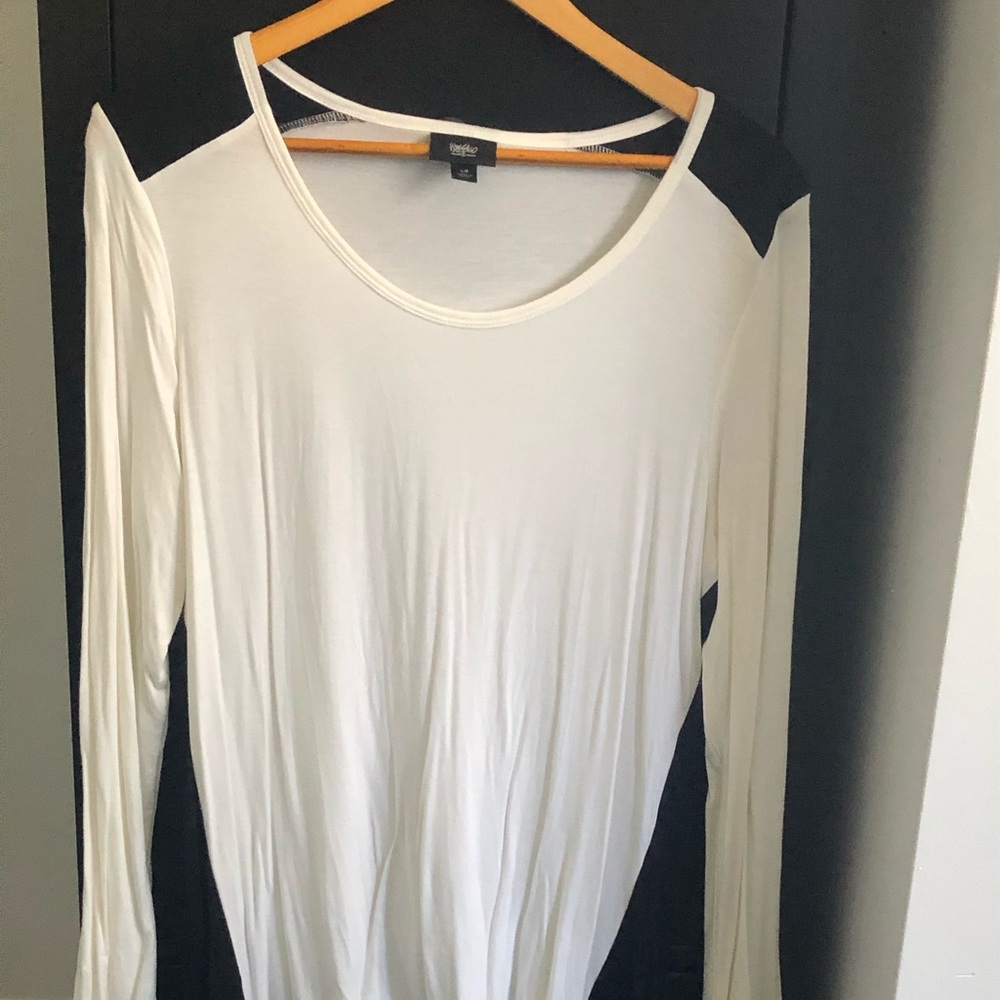 Mossimo long sleeved shirt
